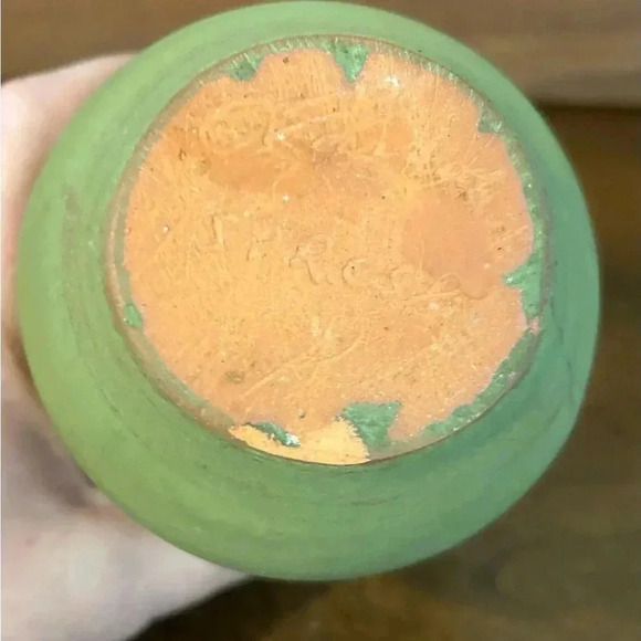 Vintage Sioux Indians Signed Pottery Vase Flat Bottom Sioux Indian Label EUC - Picture 7 of 8